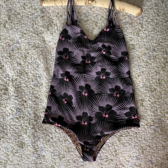 *Rare* NWOT ACACIA Swimwear Modern Pacific Capetown Onepiece - Medium - Picture 9 of 9